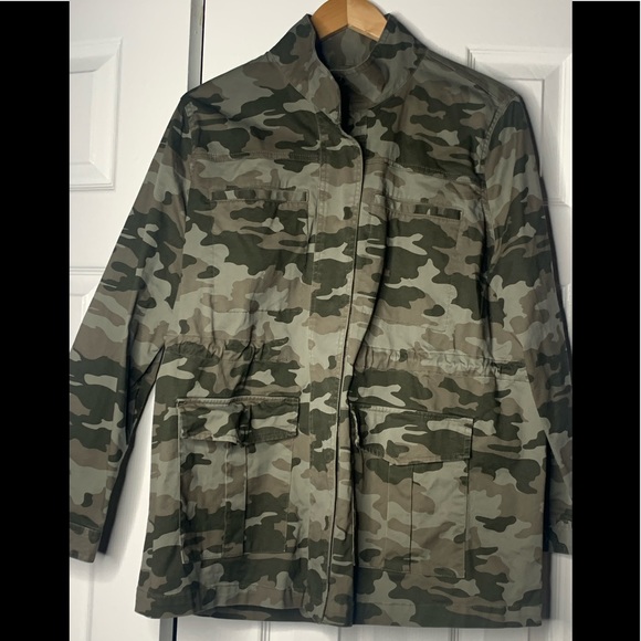 universal thread camo jacket